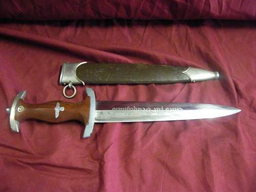 does this dagger look legit