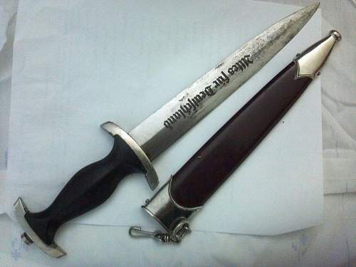 is this a real dagger what is it ?