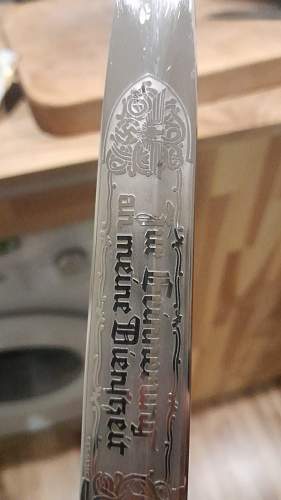 KS98 Puma, an engraving on the blade