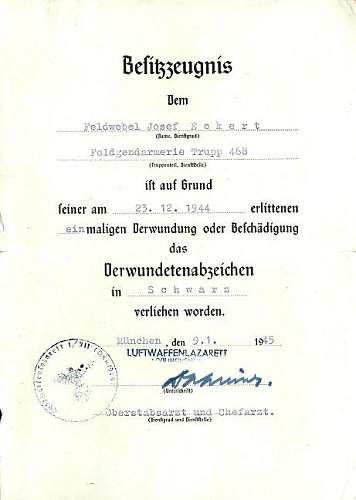 Luftwaffe Soldbuch and award document set.