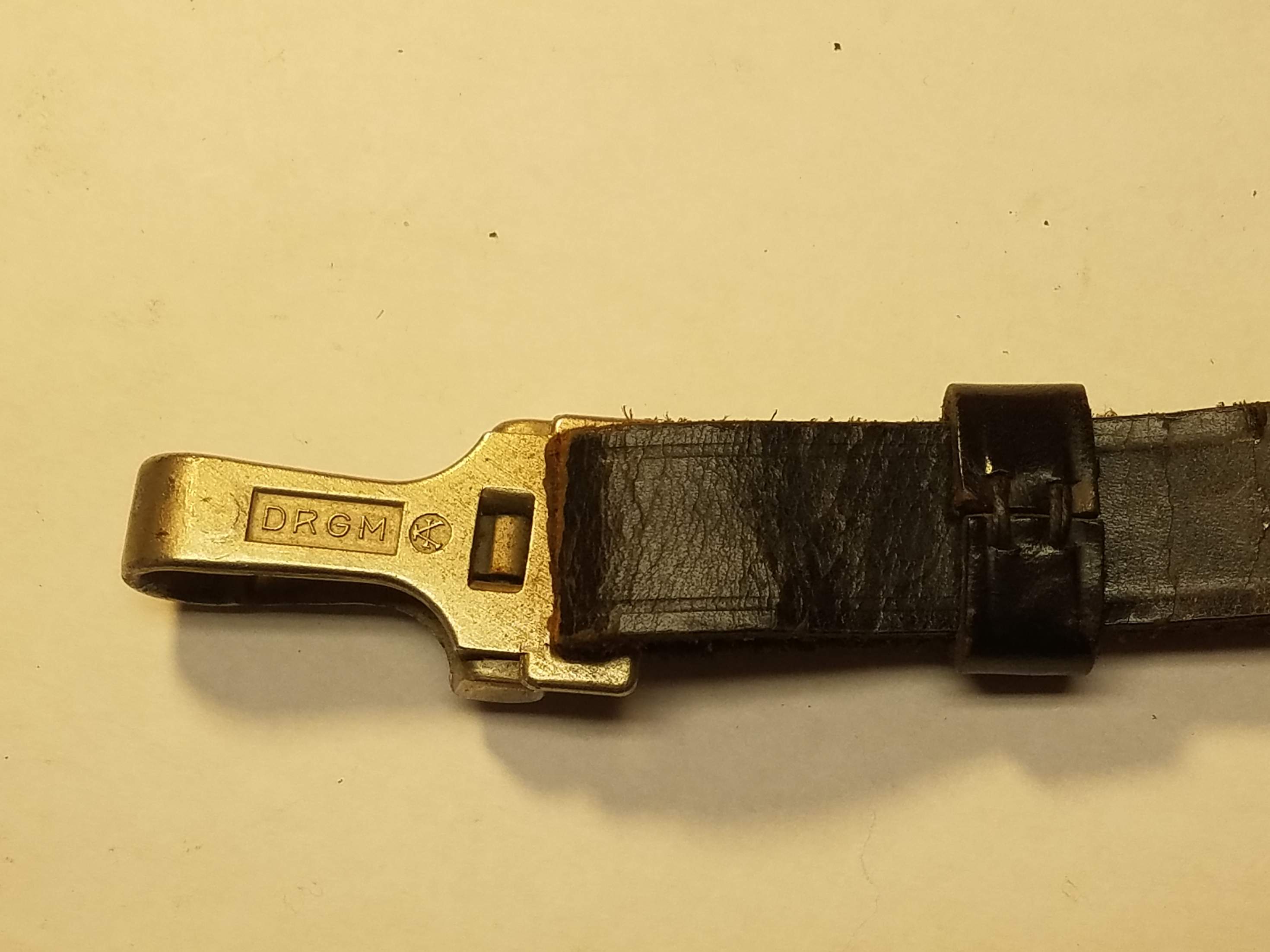 Need help! SS Belt, Buckle and Cross Strap for possible purchase ...