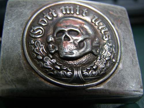 Totenkopf buckle: real or fake?