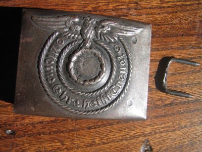 denazified SS buckle