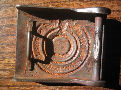 denazified SS buckle