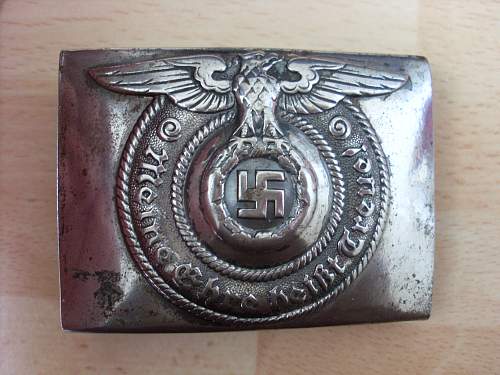 SS enlisted mens buckle, genuine or not?