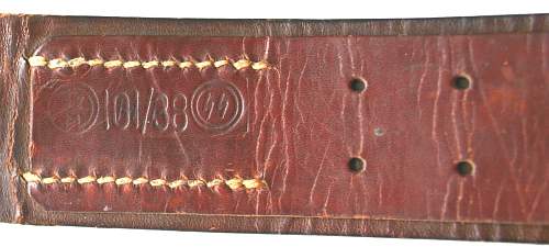 Fake SS leather markings ( belt &amp; cross straps D rings etc)