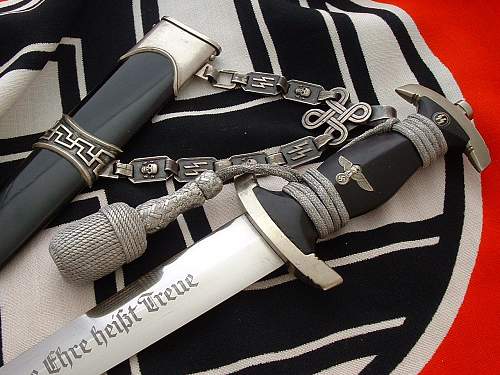 Stunning SS Chain Dagger