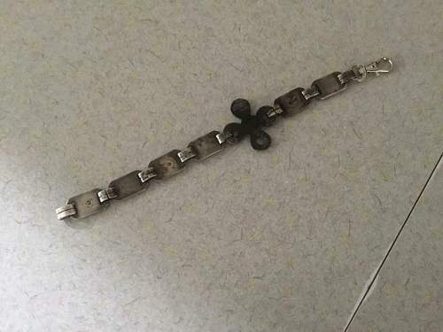 SS dagger chain ... bracelet?