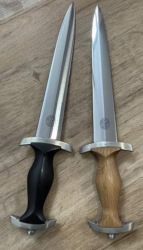 pair of Eickhorn daggers (SS ans SA)