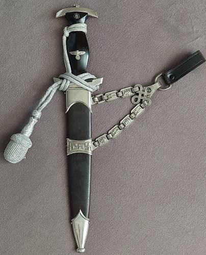 SS Chained dagger type C.