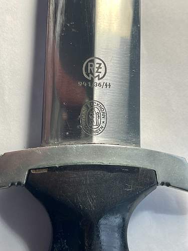 Determining the authenticity of a SS dagger