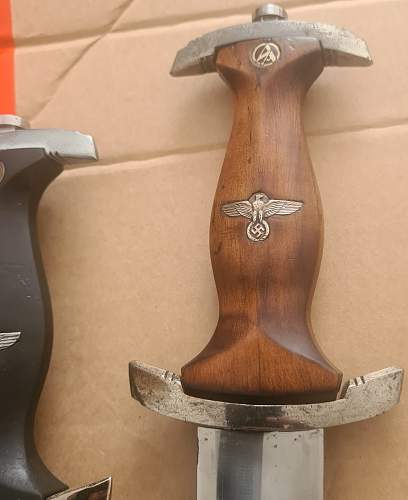 Need urgent help with opinion about SS/SA daggers