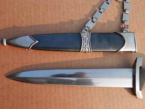 SS Chained Dagger