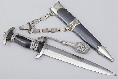 Original SS chained dagger ?
