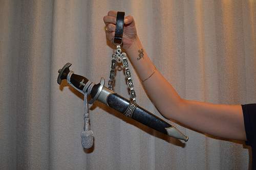 Reshoot of my Chained SS dagger.