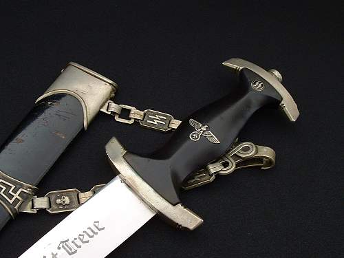 The Earliest SS Chain Daggers