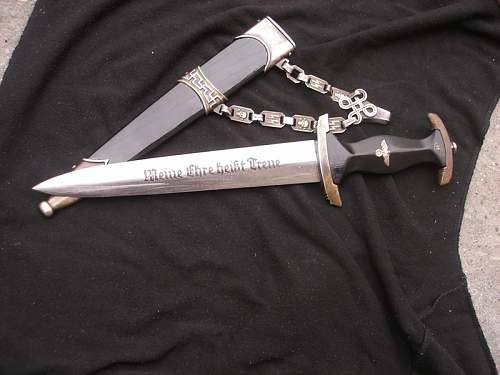 SS dagger with chain ask for an opinion