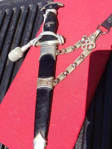 SS dagger with chain ask for an opinion