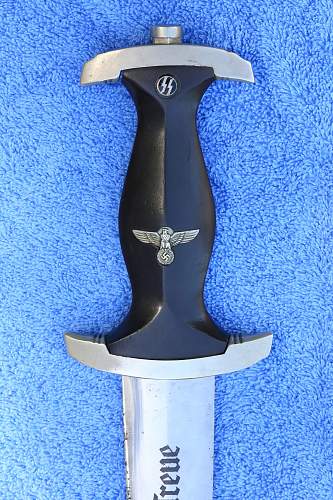 SS Dagger, Boker