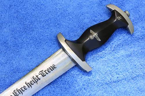 SS Dagger, Boker