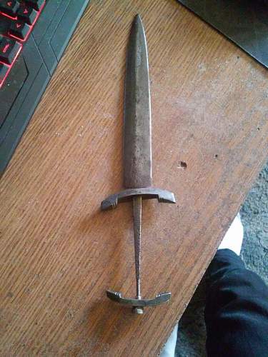 Need help Identifying SS officer dagger