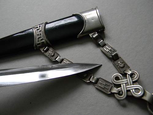 Chained SS Dagger Type A - Initial Production aka Type 3