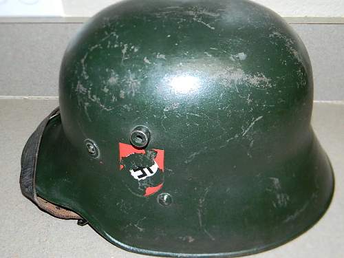 4th SS Polizei Panzergrenadier Division Deouble Decal Helmet; Need Help to see if its real..