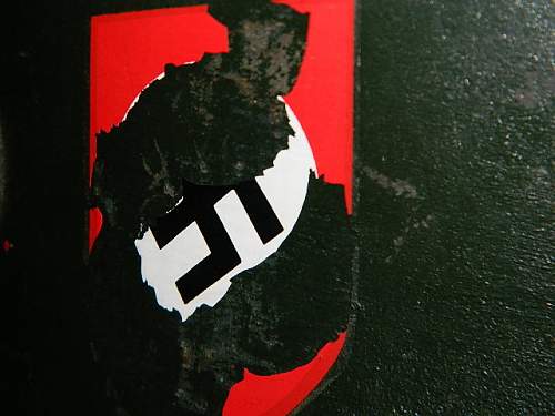 4th SS Polizei Panzergrenadier Division Deouble Decal Helmet; Need Help to see if its real..