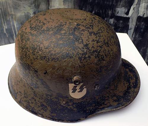 Help with austrian m17 SS VT helmet