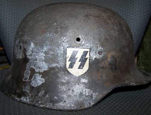 Double decal M40 4th SS Polizei Division helmet