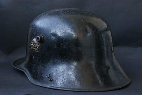 The elusive totenkopf helmet decal...any photos or surviving helmet?