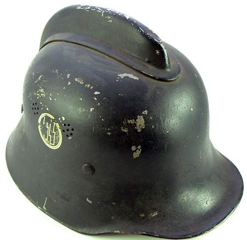 SS Duck Billed Helmet w/Comb