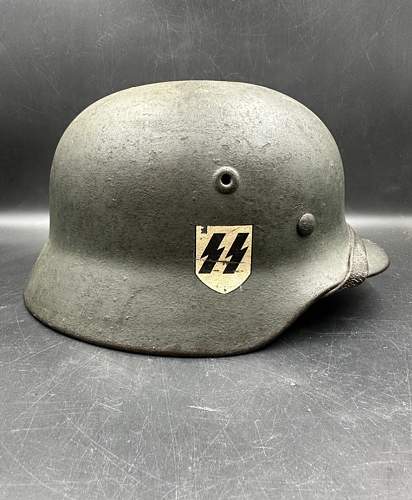 SS single decal helmet.