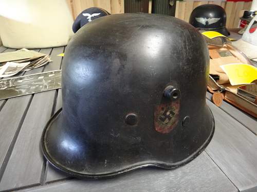 Whats up with this DD SS helmet?
