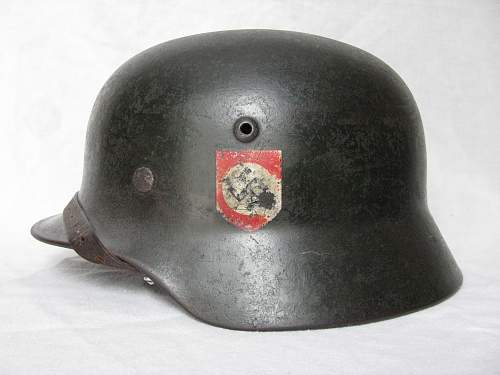 M35 Double Decal SS Helmet - Q66 - Lot # 1944