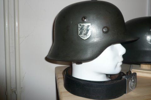 SS M42 helmet