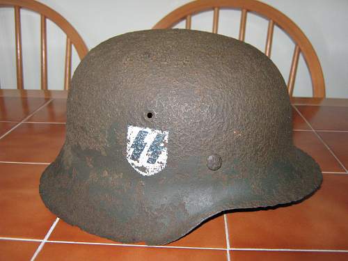 Two ss helmets?