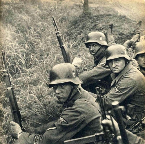 Wartime photos of SS helmets!