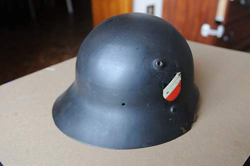 Early model SS helmet ???