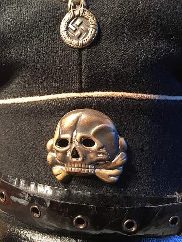 SS cap eagles and skulls