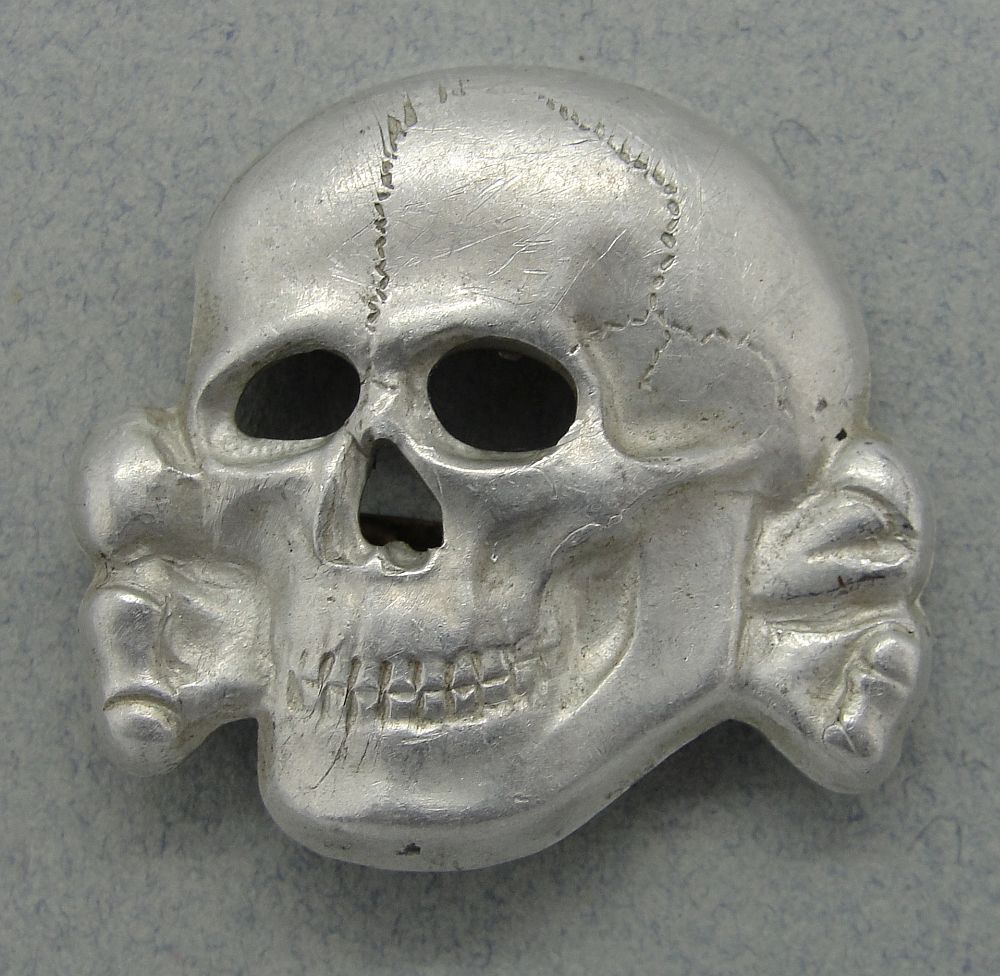 Totenkopf  vrai ou faux ?? 1083427d1497227593-ss-skull-rzm-m1-52-a-y-5073-14-ss-cap-skull