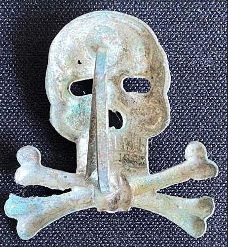 Brunswick - Huzaren traditional- Cap-badge totenkopf REAL or FAKE?