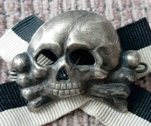 Skull-brooch.