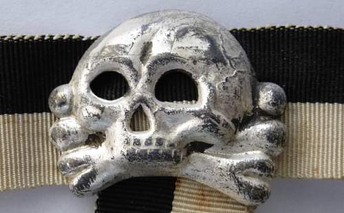 Skull-brooch.