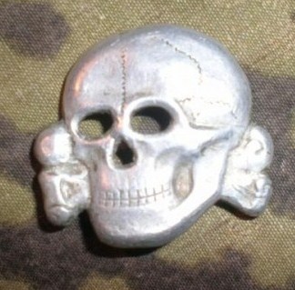 2nd Pattern Totenkopf SS Runes marked: thoughts?