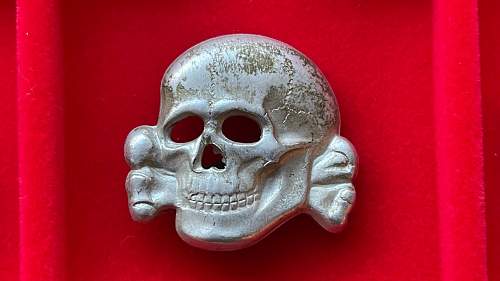 SS skulls