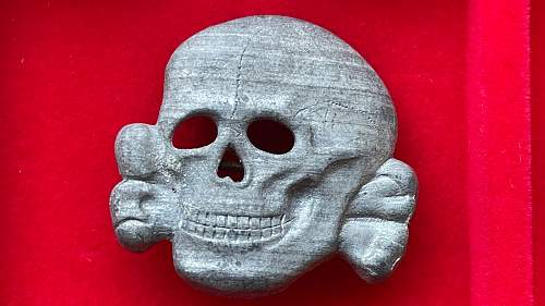 SS skulls