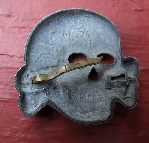 Totenkopf M1/24 cap skull...Is it original ?
