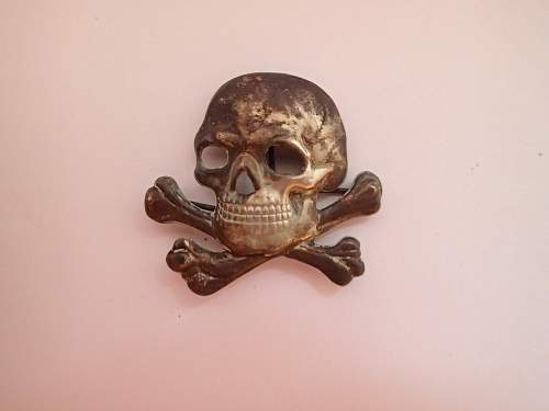 SS Eagle and skull