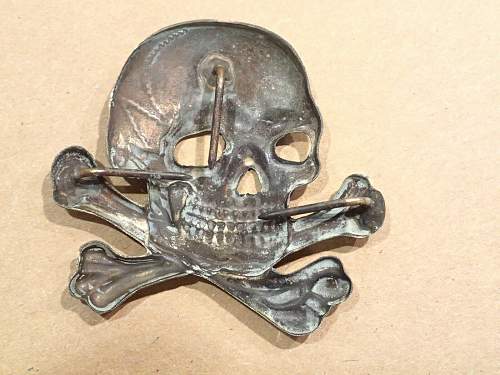 SS Eagle and skull